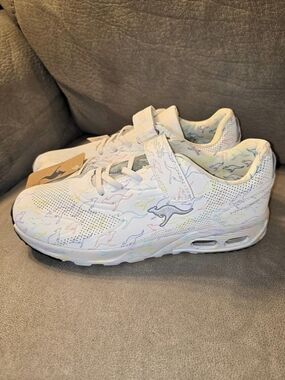 KangaROOS Abstract Sneakers White US 7 NWT